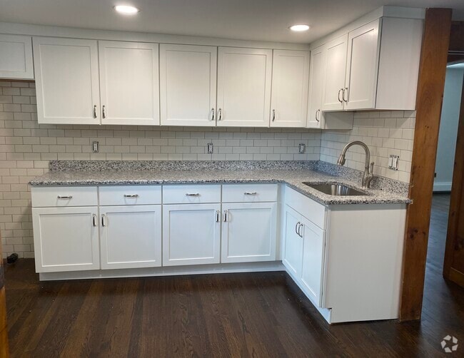 Building Photo - 98 Broadway Unit 2nd floor Rental