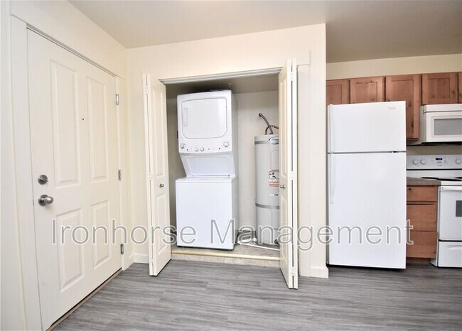 Photo - 807 W Villard St Unit #16