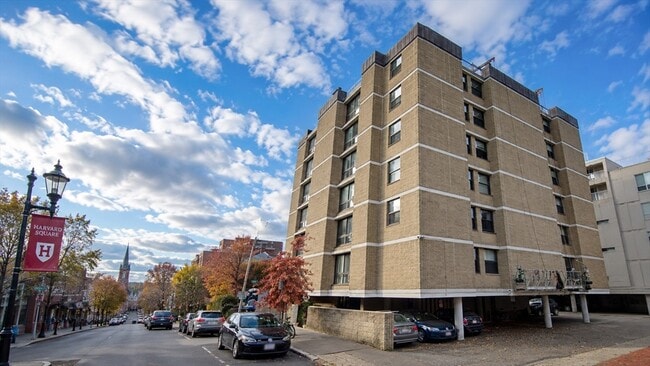 Building Photo - 45 Trowbridge St Unit 4C