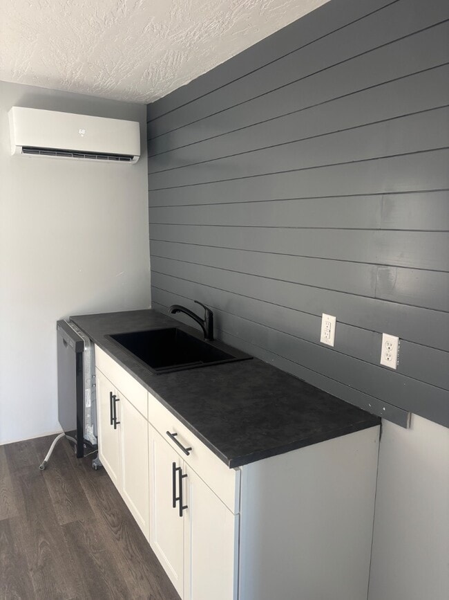 Photo - 229 13th St S