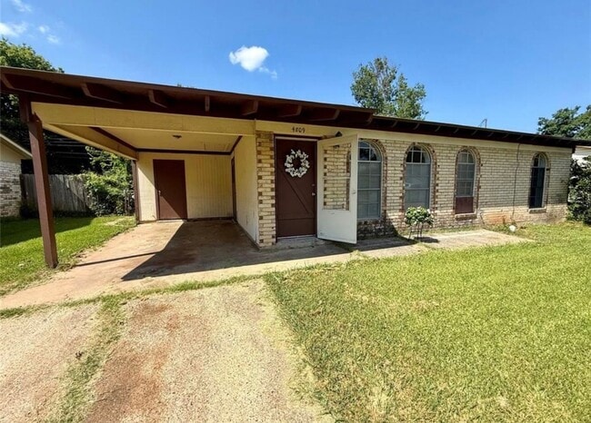 Building Photo - This Just In! New To The Market!