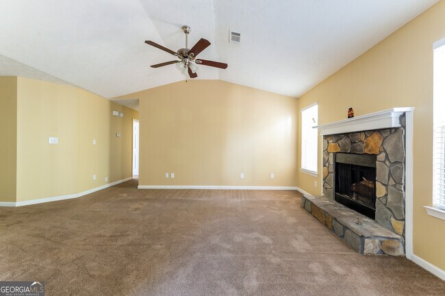 Photo - 6805 Silver Maple Dr