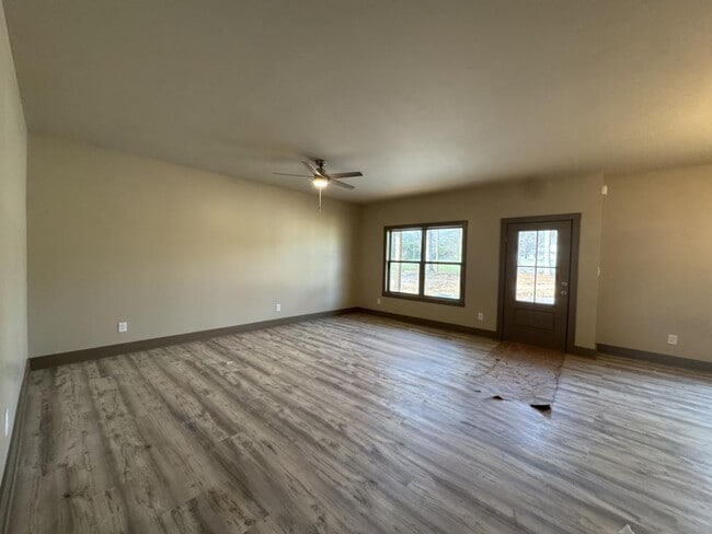 Photo - 50 Richardson St