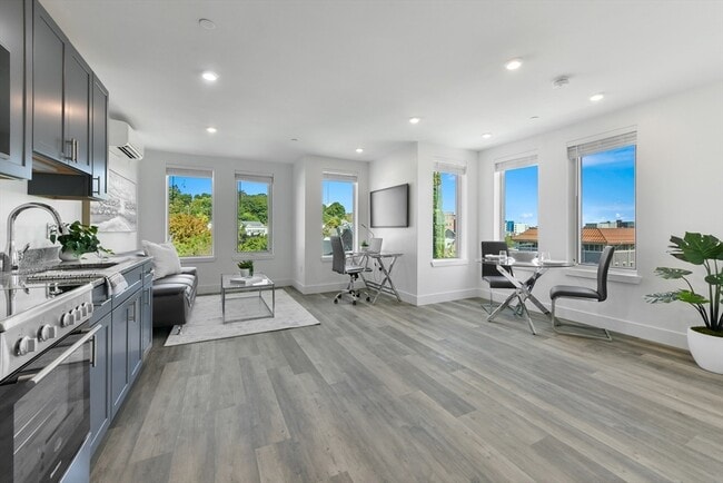 Building Photo - 585 Essex St Unit PH 716