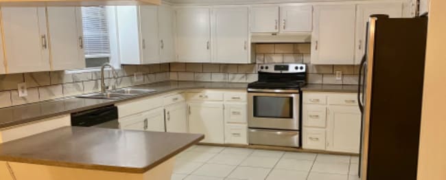 Photo - 121 Cactus Dr