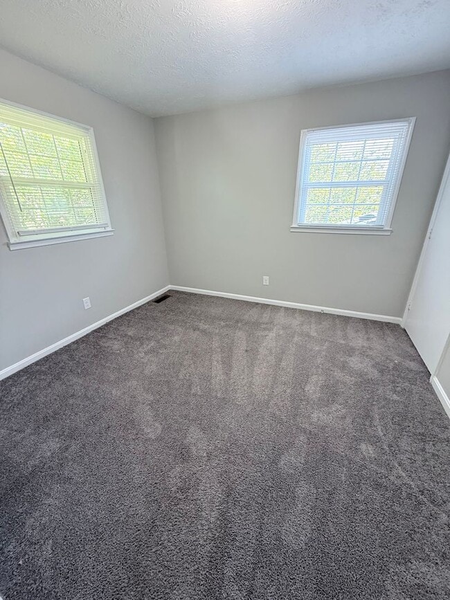 Photo - 3-bedroom, 2 full bath duplex in the desirable Lansdowne area