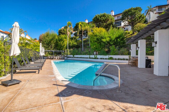 Photo - 1654 Michael Ln