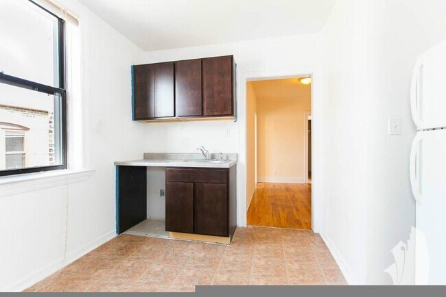 Photo - 2330 N Spaulding Ave