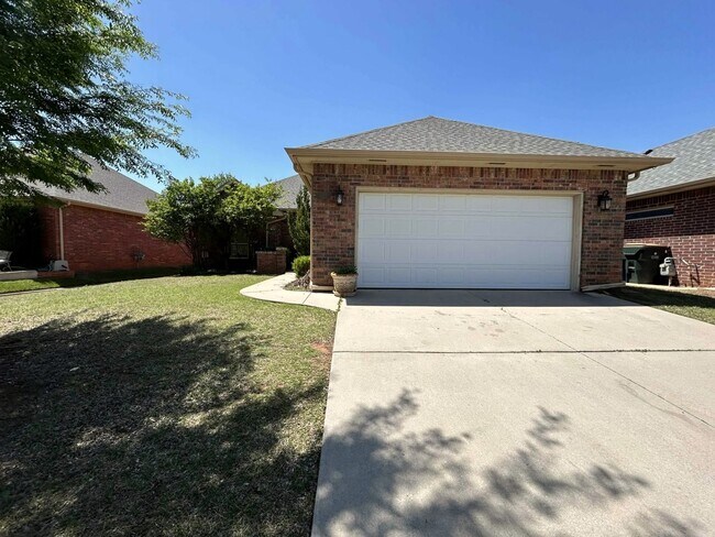 Photo - Elegant Living in the Heart of OKC – Impec...