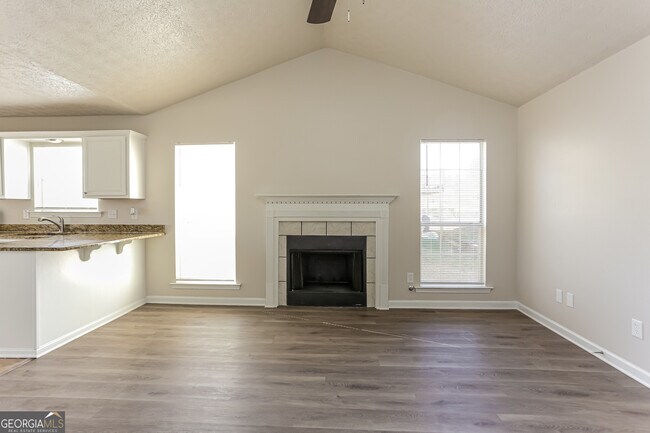 Photo - 8147 Mountain Pass