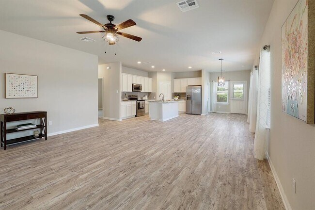Photo - 460 Galway Bay Ln