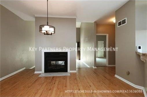 Photo - 4853 Horton St