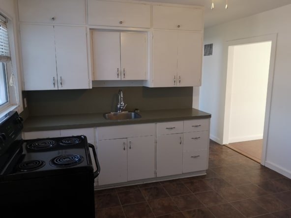 Photo - 954 B Cornwall Crescent Unit 954 B