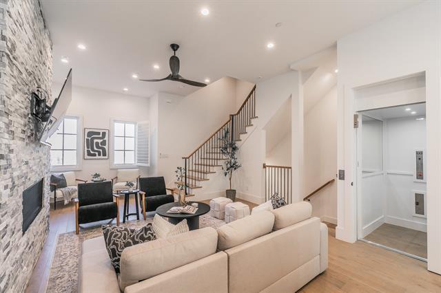 Photo - 61 Cortes Dr