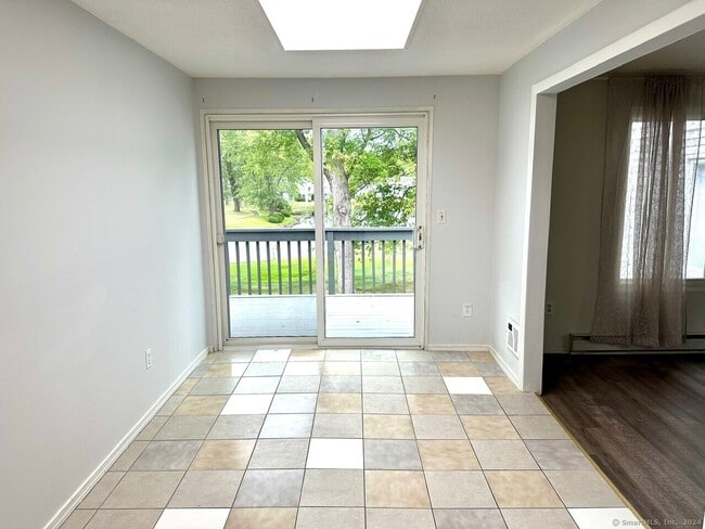 Photo - 9 Cinnamon Spring Unit 9