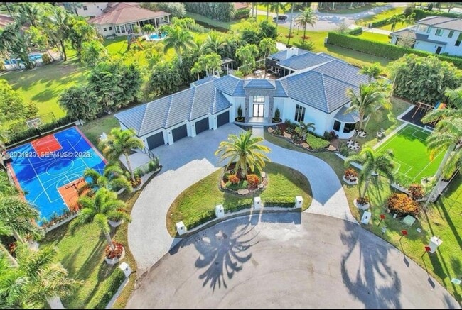 11400 NW 7th St