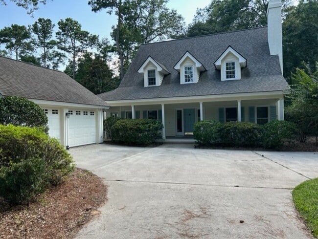 Photo - 7 Interlochen Dr House
