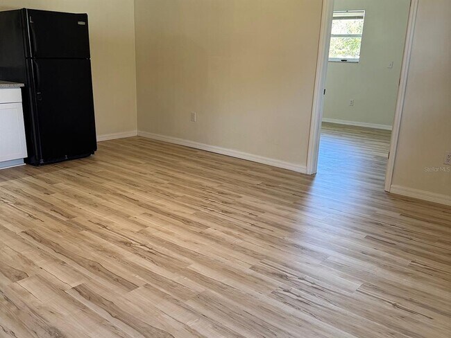 Photo - 623 Beckett Way