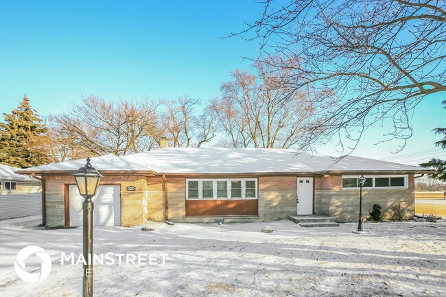 Photo - 320 Birchwood Dr