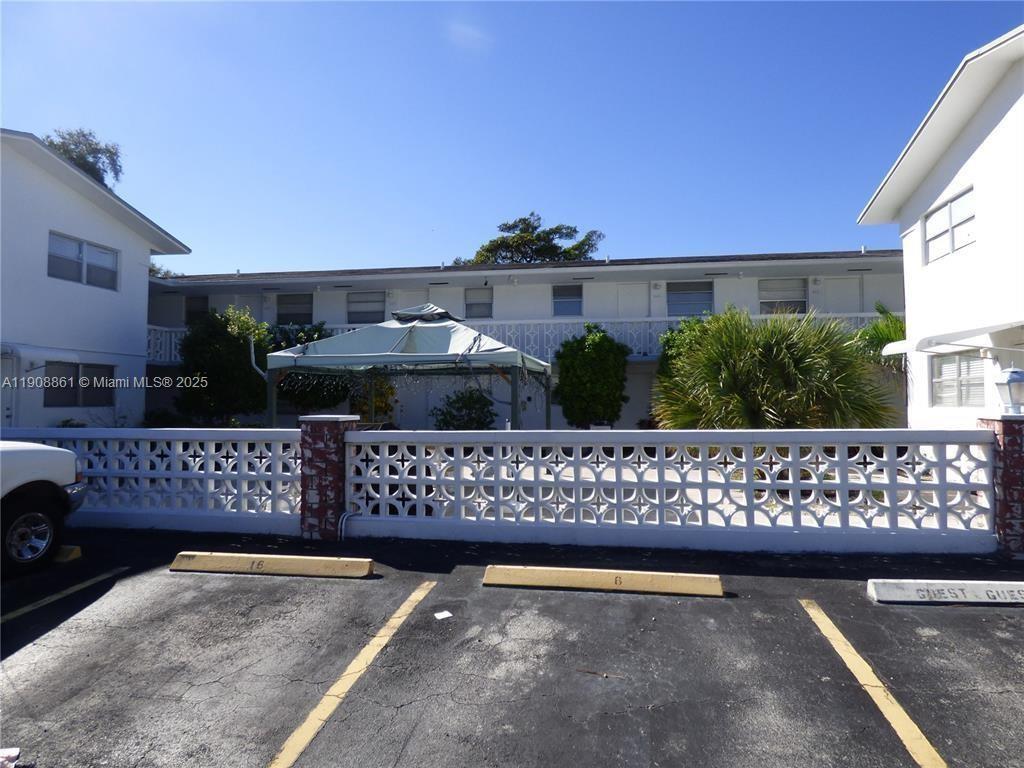 Photo - 400 SE 3rd Ave Unidad 103