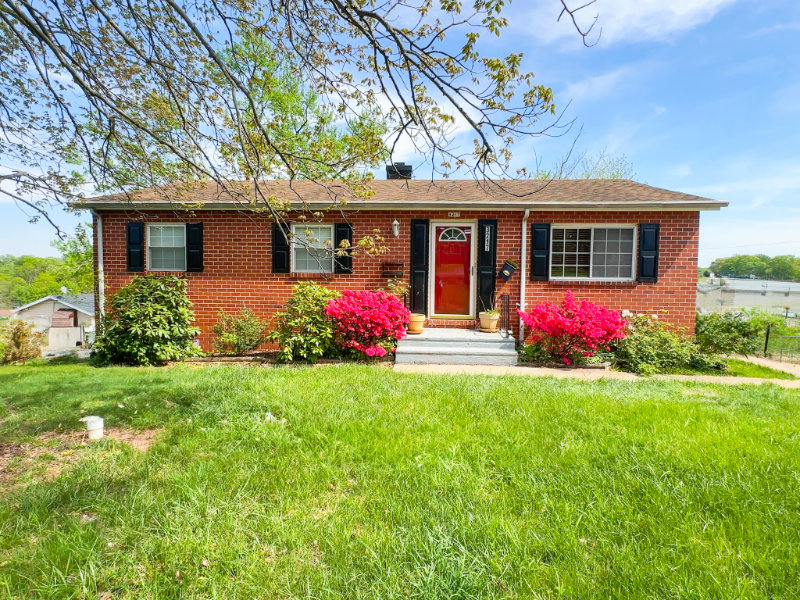 Photo - 3217 St Lukes Ln