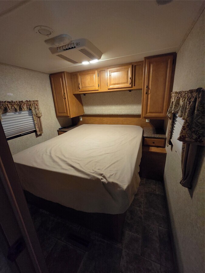 Photo - 18484 Thomas St