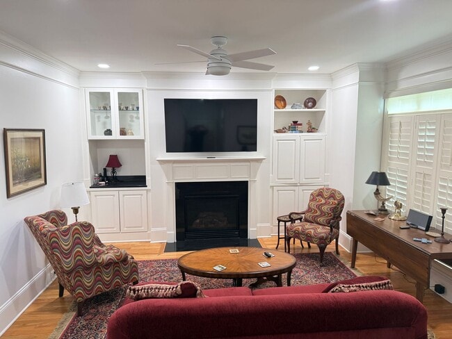 Photo - Furnished Davidson Townhome Two Blocks From Main Street Davidson - 6 To 18 Month Lease