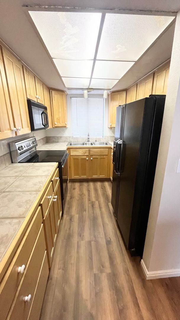 Building Photo - 2 Bedroom/1.5 Bathroom unit in Murray! Rental