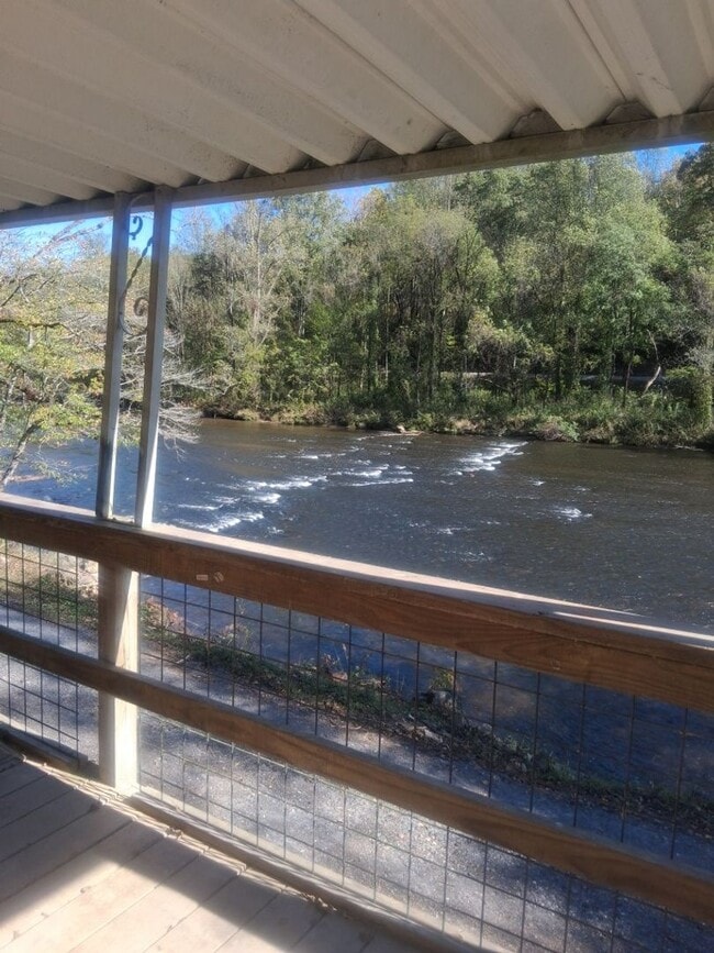 Photo - $1,800 - 2 Bedroom / 1 Bath Mobile Home Si...