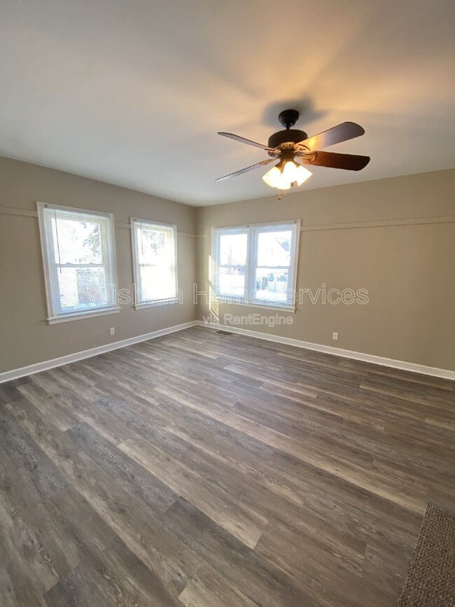 Photo - 427 W Murray St