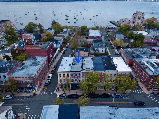 Photo - 21 N Broadway