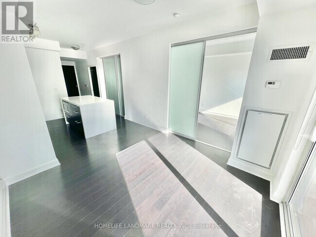 Photo - 1080 Bay St. Unit 503