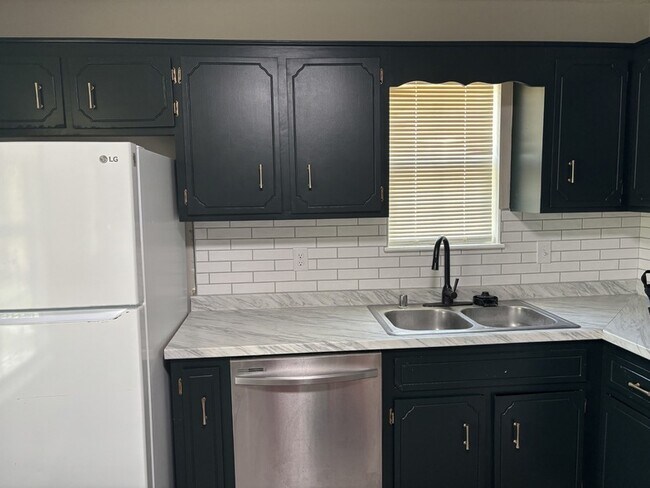 Photo - 641 Artic Ave