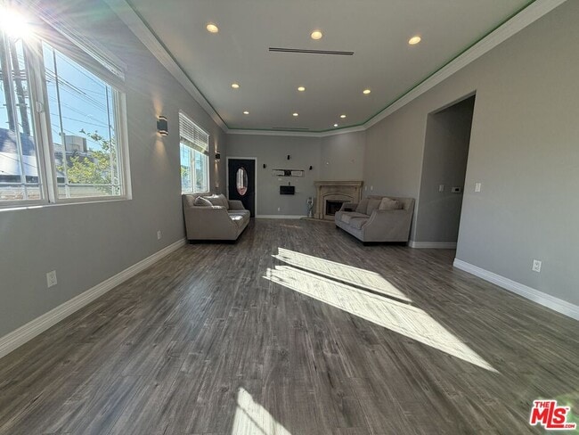 Photo - 10006 Samoa Ave