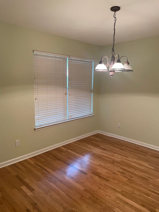 Photo - Huge 2/2.5 off Apalachee Parkway!