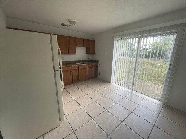 Photo - 1537 Barbarie Ln House