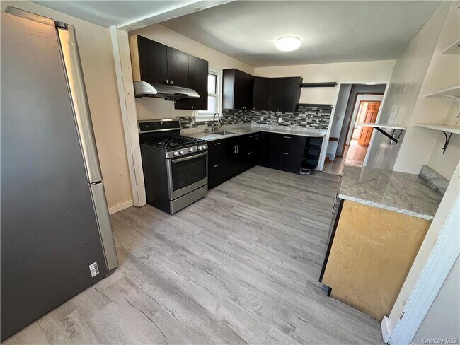 Photo - 140 Smith Ave Unit 2