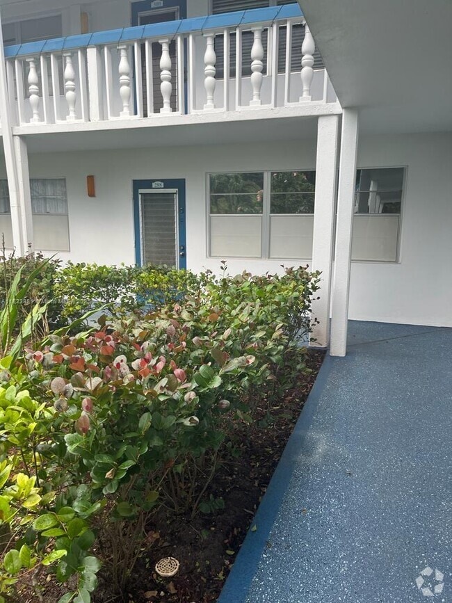 Building Photo - 288 North Dr Unit 288 Rental
