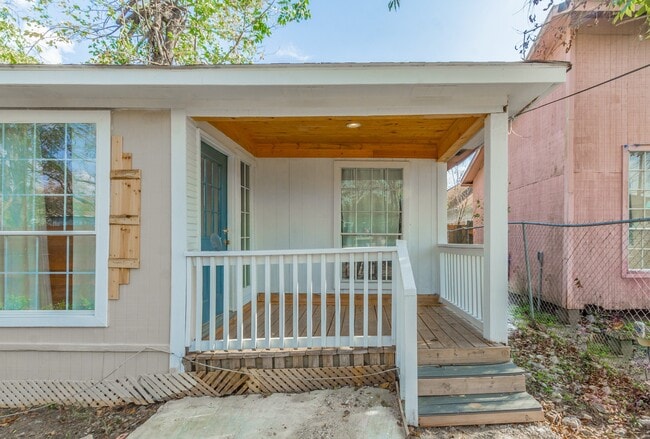 Photo - 3002 Kirk St