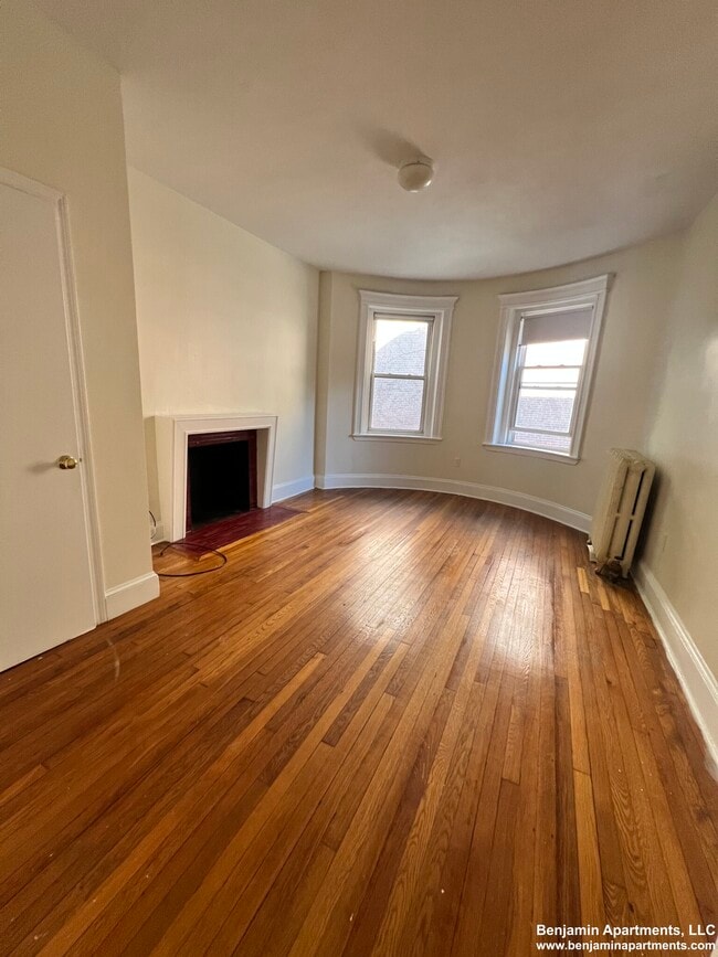 Building Photo - 1798 Beacon St Rental
