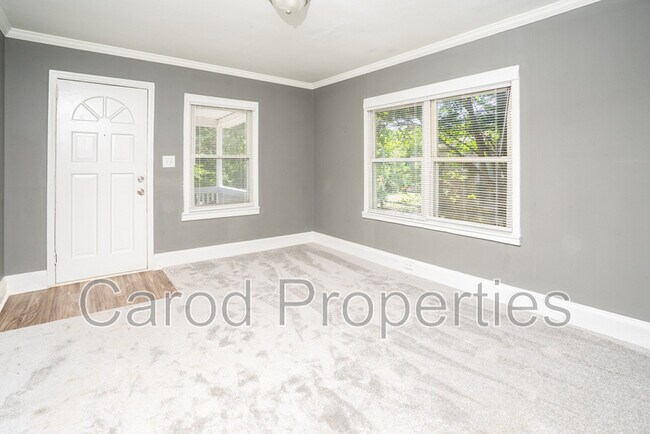 Photo - 136 Powder St SW