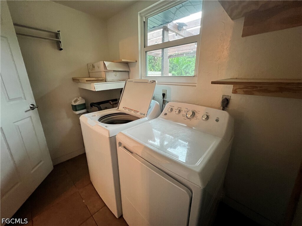 Photo - 19113-19115 Holly Rd