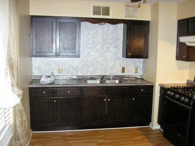 Photo - 804 W Town Ct