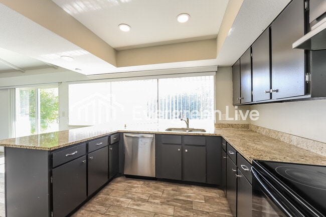 Photo - 274 Meadow Path Dr