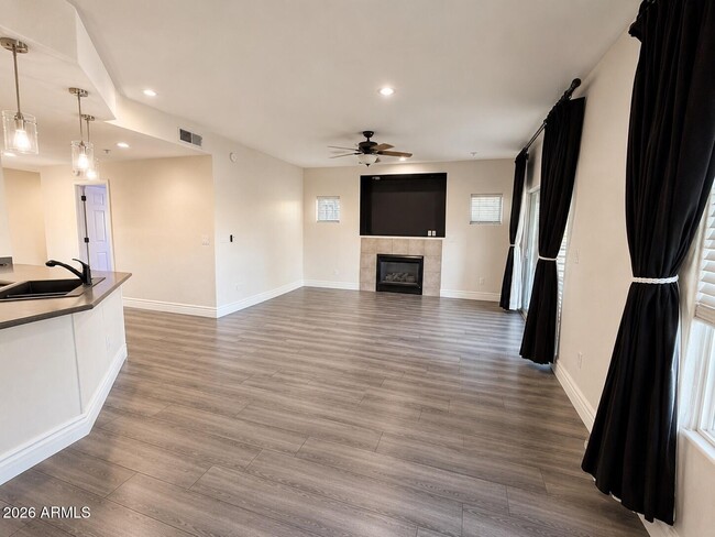 Photo - 7401 W Arrowhead Clubhouse Dr Unit 2010