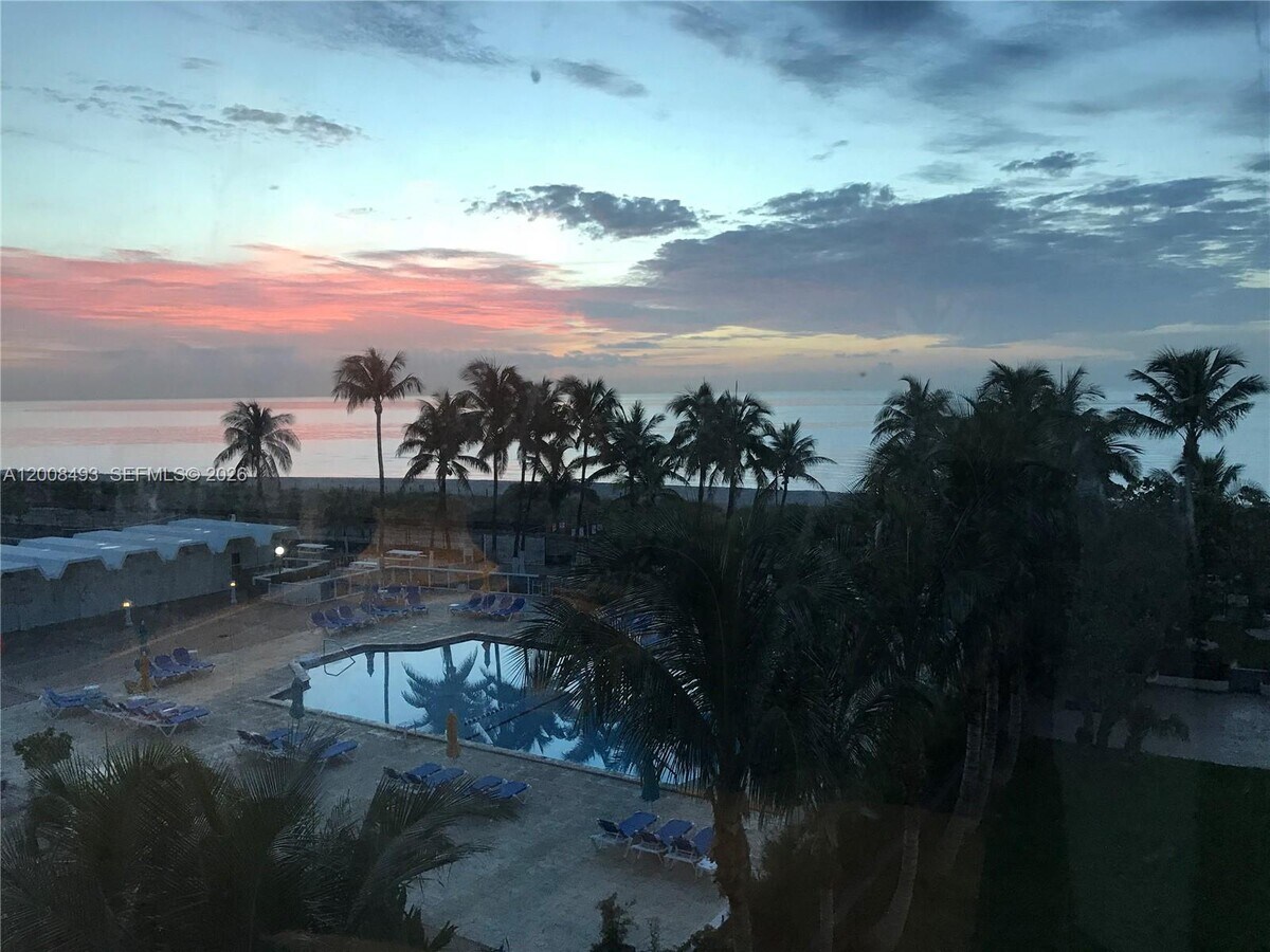 Photo - 5055 Collins Ave Unit 4C