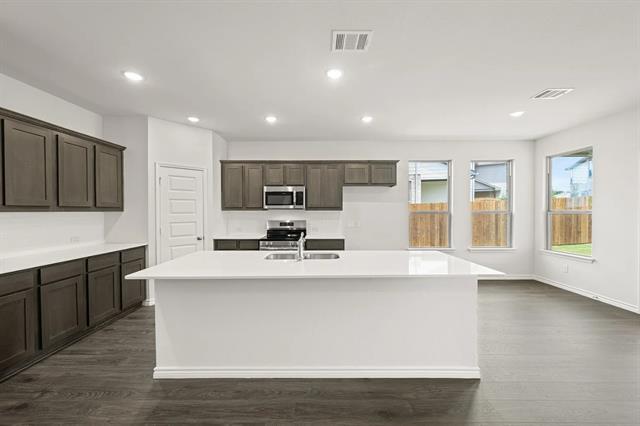 Photo - 402 Saddle Ln