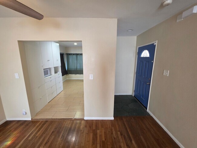 Photo - Beautiful 3-Bedroom, 3-Bath Home with Mode...