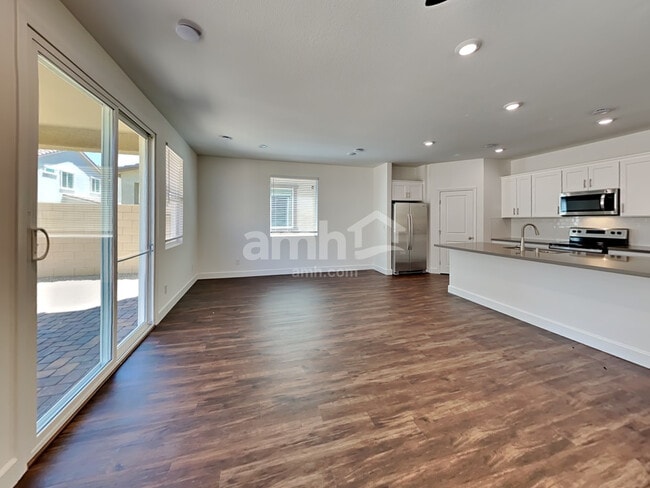 Photo - 10418 Bee Balm St