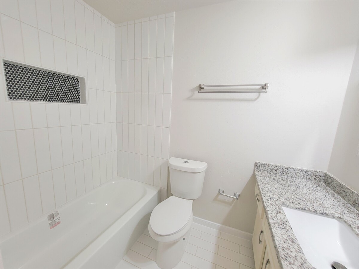 Photo - 3005 Winchester Way